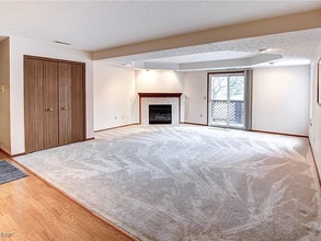 8621 Scenicview Dr in Broadview Heights, OH - Building Photo - Building Photo