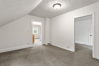 1717 Walnut St in Oshkosh, WI - Building Photo - Building Photo