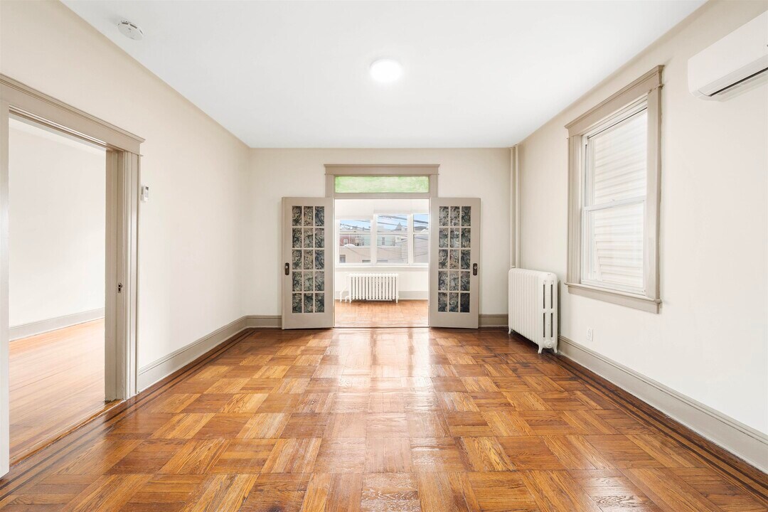 598 67th St in West New York, NJ - Building Photo