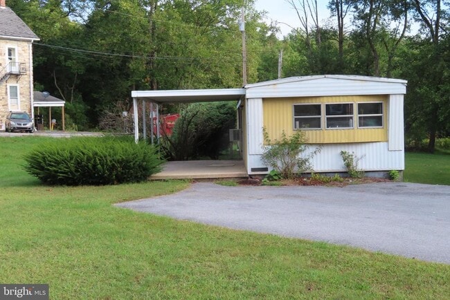 14169 Buchanan Trail W in Mercersburg, PA - Building Photo - Building Photo
