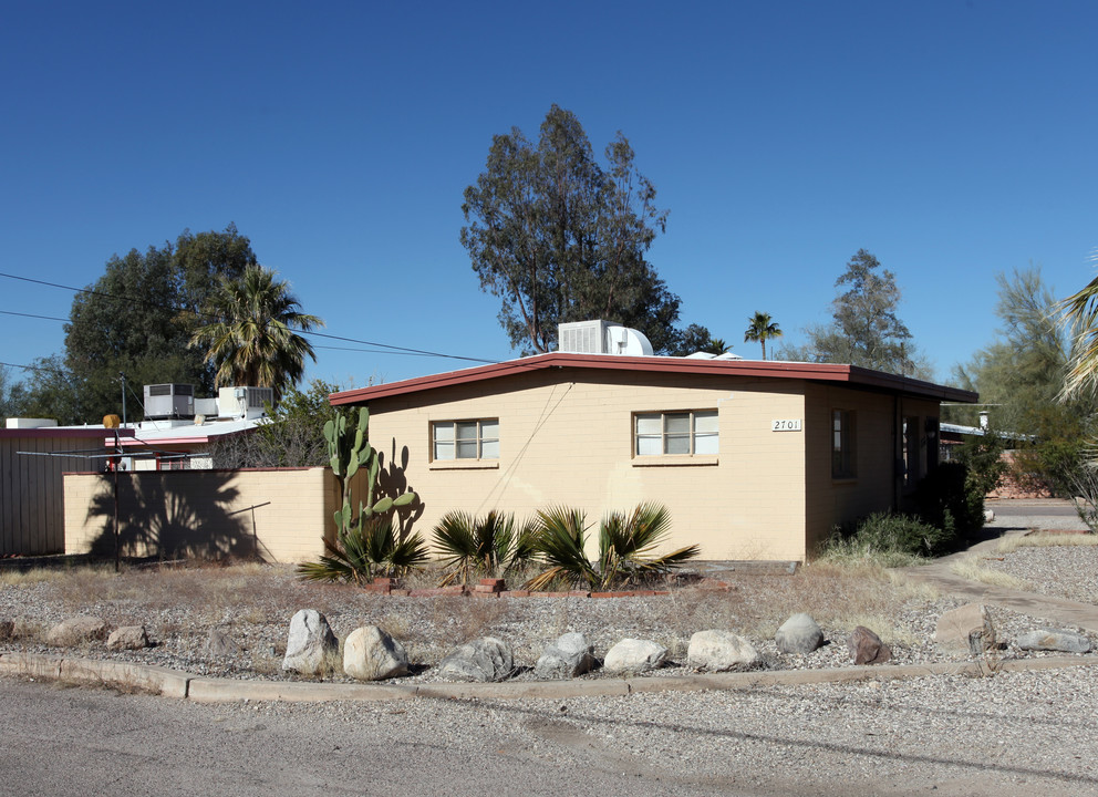 2701-2709 E Sequoyah St in Tucson, AZ - Building Photo