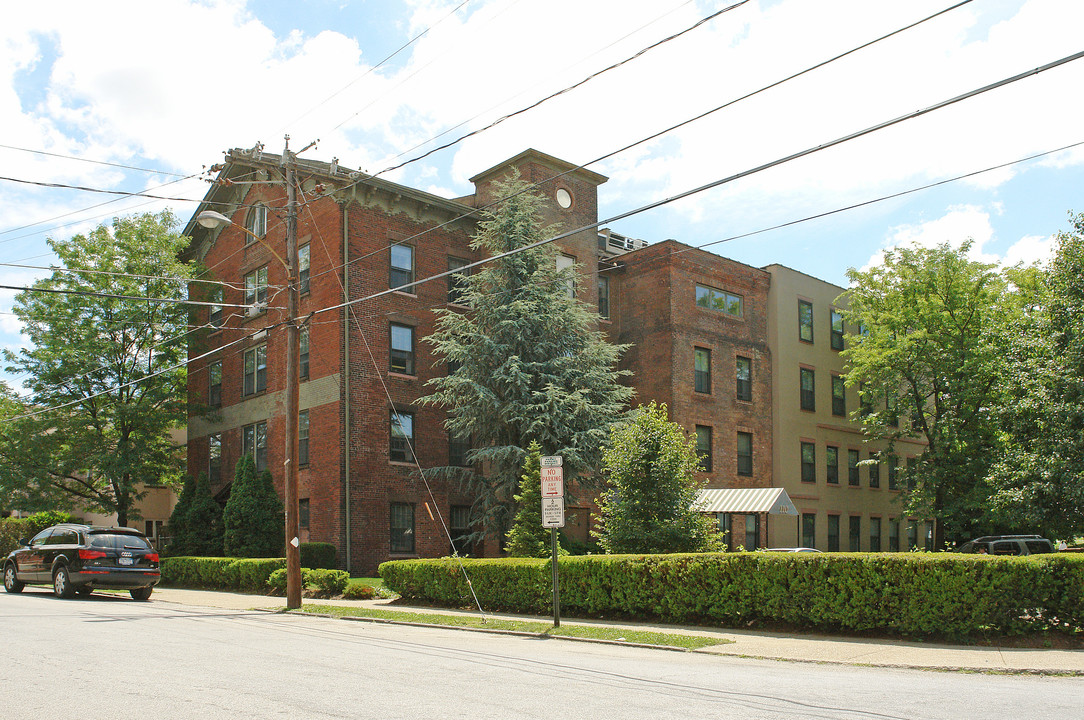 110 Mill St in Poughkeepsie, NY - Building Photo