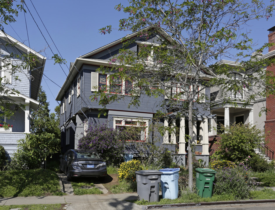 3020 College Ave in Berkeley, CA - Foto de edificio