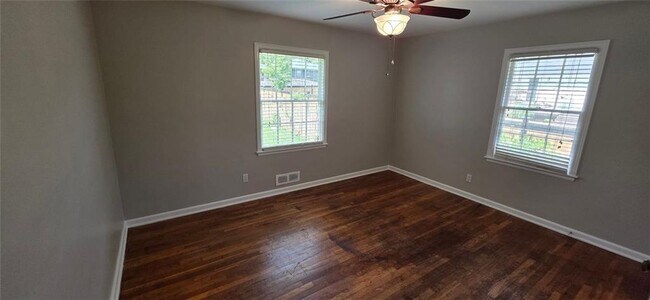 2002 E Camellia Dr in Decatur, GA - Building Photo - Building Photo