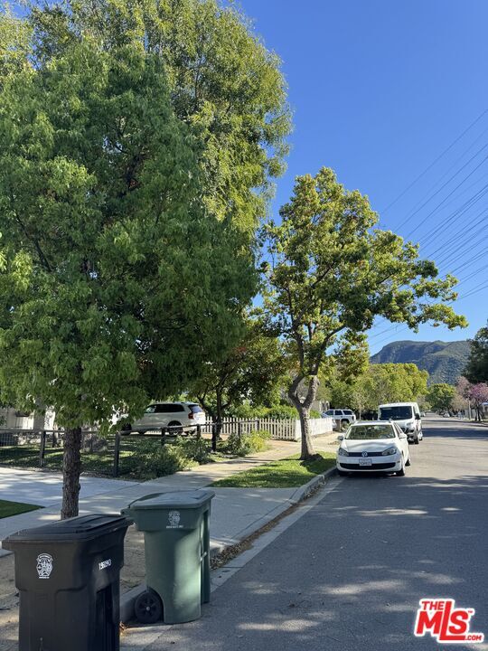 446 N California St in Burbank, CA - Building Photo - Building Photo