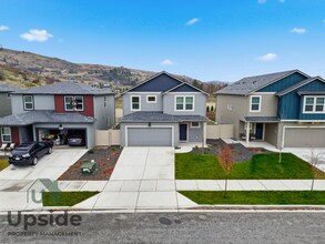 20601 E Mdw Spg Lp in Liberty Lake, WA - Building Photo - Building Photo