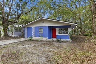 1325 NE 3rd Ave in Gainesville, FL - Building Photo