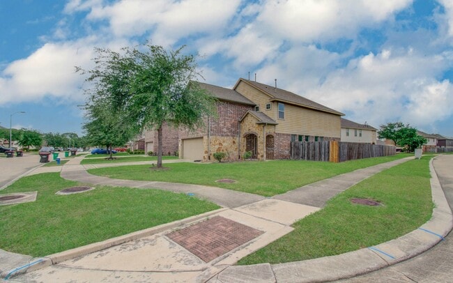 property at 13851 Bonner Bluff Ln