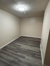 9606 Benthos Dr in Houston, TX - Building Photo - Building Photo