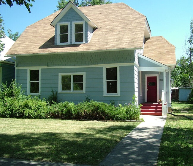 property at 1628 W Pikes Peak Ave