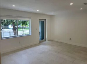 1155 NE 123rd St in North Miami, FL - Building Photo - Building Photo