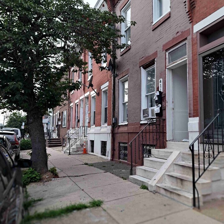 411 McKean St, Unit 2 in Philadelphia, PA - Building Photo
