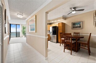 9960 S Ocean Dr in Jensen Beach, FL - Building Photo