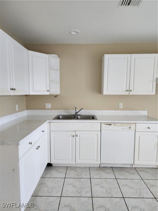 4646 28th St SW in Lehigh Acres, FL - Building Photo
