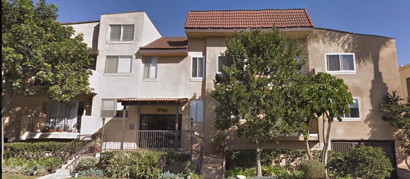 1730 Camden Ave, Unit 205 in Los Angeles, CA - Building Photo