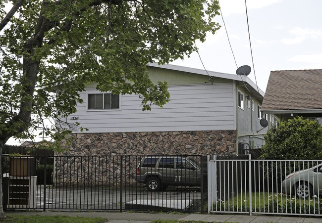1824 90th Ave in Oakland, CA - Foto de edificio - Building Photo