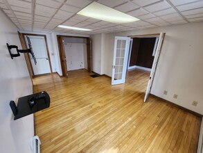111 Main St in East Millinocket, ME - Foto de edificio - Building Photo