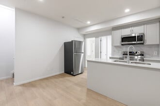 3620-3213 213 St NW in Edmonton, AB - Building Photo - Building Photo