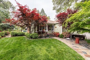 165 Terrace St, Unit CanyonRetreatFurnished in Auburn, CA - Building Photo