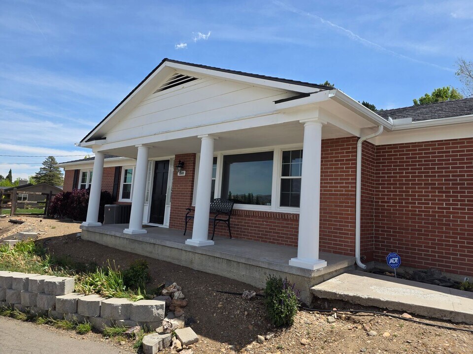 3510 W Plumb Ln in Reno, NV - Building Photo