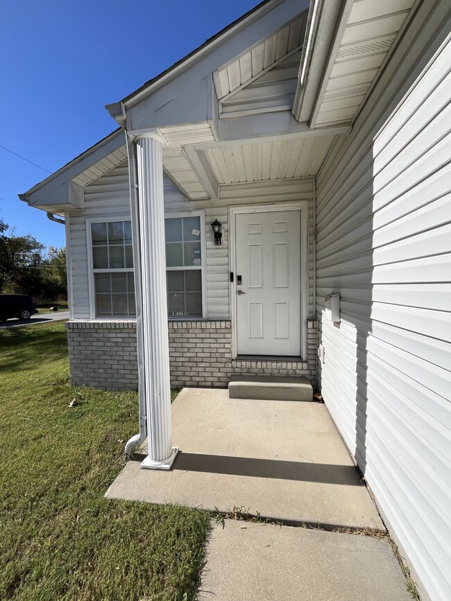 1101 N 42nd St in East St. Louis, IL - Foto de edificio - Building Photo