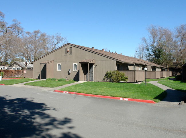 Chelsea Gardens Apartments in Santa Rosa, CA - Foto de edificio - Building Photo