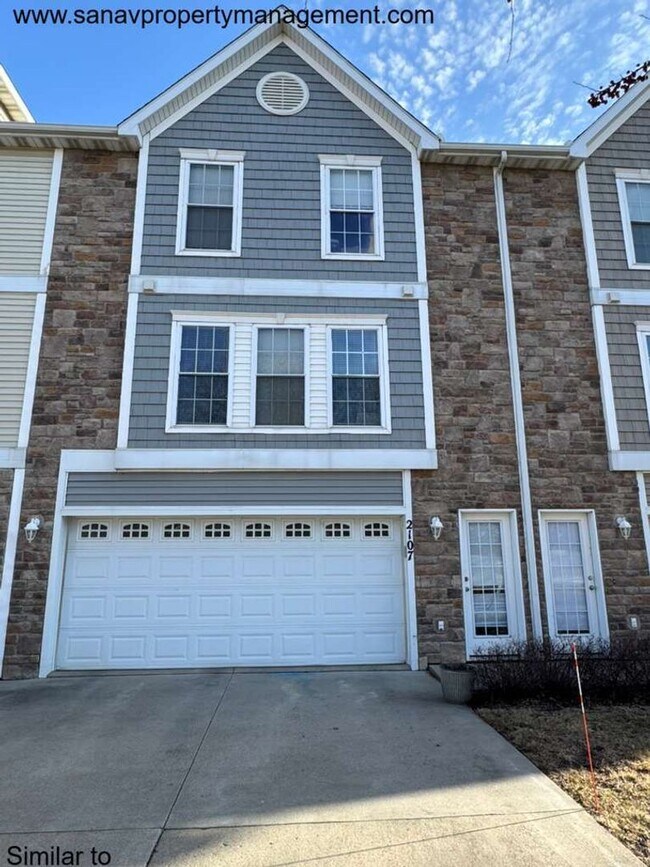 8302 Westown Pkwy in West Des Moines, IA - Building Photo - Building Photo