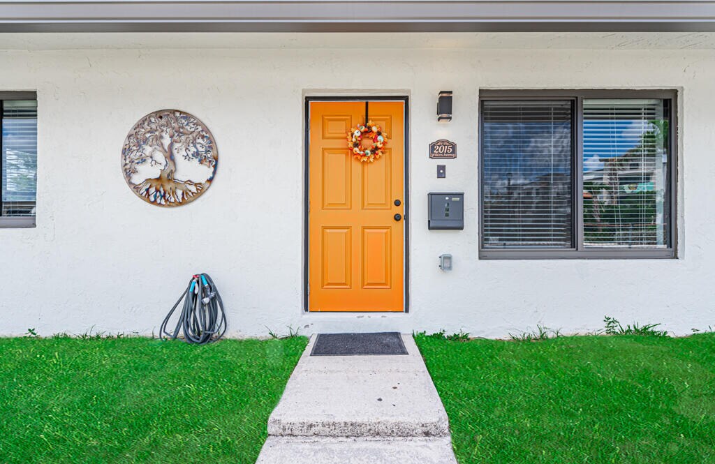 2015 Wilkins Ave in West Palm Beach, FL - Building Photo