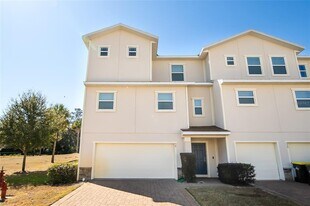 980 Lakefront Village Dr in Clermont, FL - Building Photo