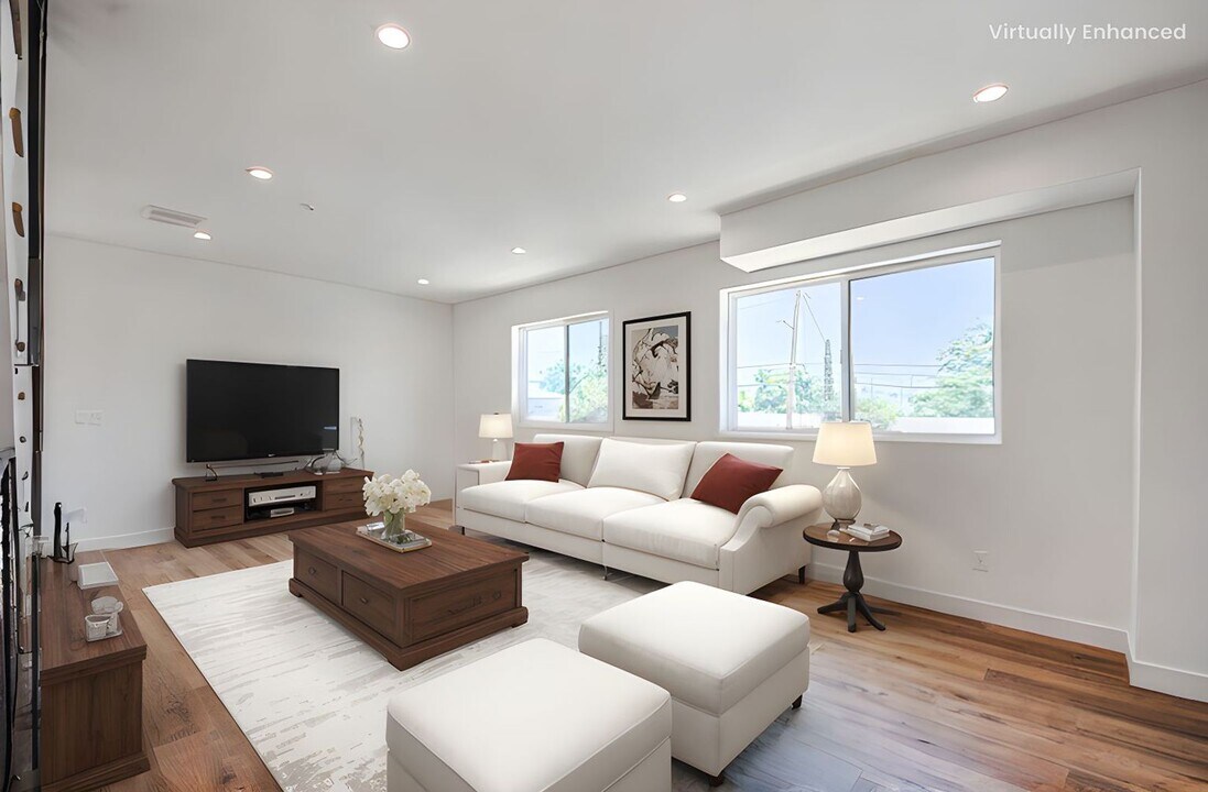6453 Troost Ave in Los Angeles, CA - Building Photo