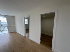 2930 Point E Dr in Aventura, FL - Building Photo - Building Photo