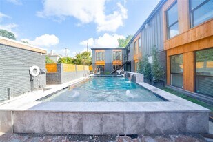 2703 Mason St in Houston, TX - Building Photo