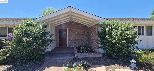 property at 2 Rae Ct