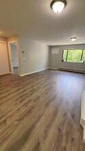 437 Sunderland Rd in Worcester, MA - Building Photo - Building Photo