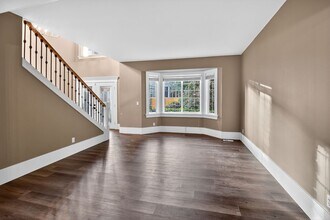 4136 NE 22nd St in Renton, WA - Building Photo - Building Photo