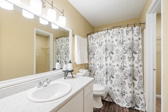 Arbor Station Apartments in Tallahassee, FL - Building Photo - Interior Photo