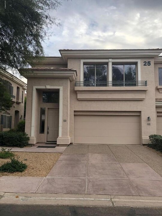 8180 E Shea Blvd, Unit 1082 in Scottsdale, AZ - Foto de edificio