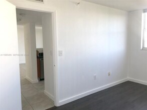 700 NE 63rd St in El Portal, FL - Building Photo - Building Photo