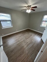 605 E Miller Rd in Garland, TX - Building Photo - Building Photo