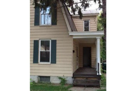 5217 Kenwood Rd in Cincinnati, OH - Building Photo