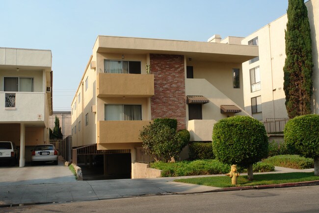 1825 Glendon Ave in Los Angeles, CA - Building Photo - Building Photo