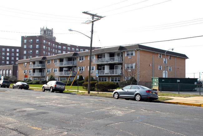 Kingsley Terrace Apartments in Asbury Park, NJ - Building Photo - Building Photo