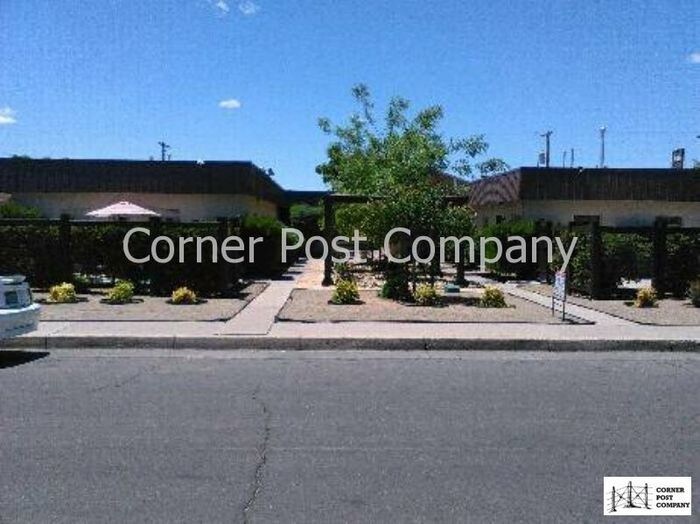 533 Valencia Dr SE in Albuquerque, NM - Building Photo