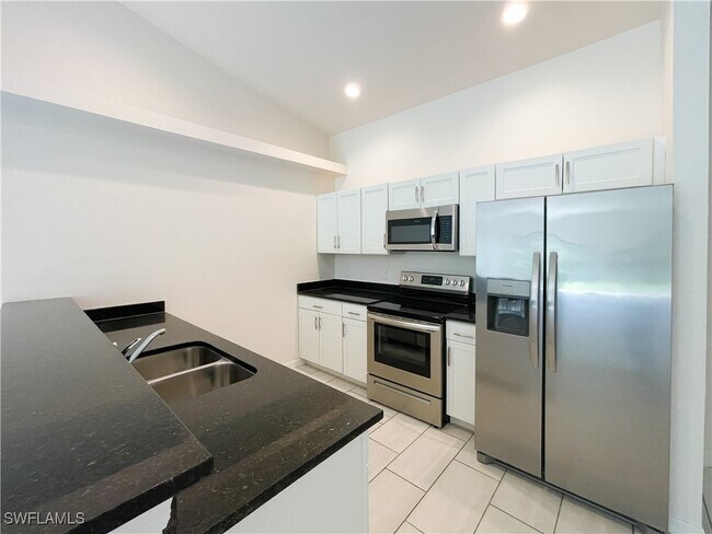 2933 Skyline Blvd in Cape Coral, FL - Building Photo - Building Photo