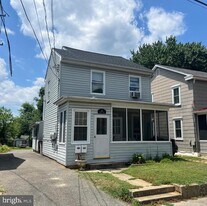 15 Brewer Ave in Annapolis, MD - Building Photo