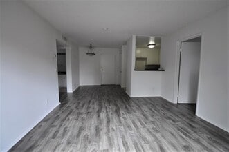 12249 Oxnard St in Los Angeles, CA - Building Photo - Building Photo