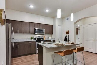 5501 Ross Rd in Austin, TX - Building Photo - Building Photo