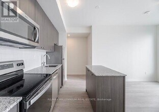 3006 William Cutmore Blvd in Oakville, ON - Building Photo - Building Photo