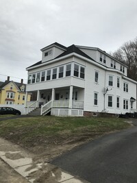 4 Collins Ave in Amesbury, MA - Foto de edificio - Building Photo