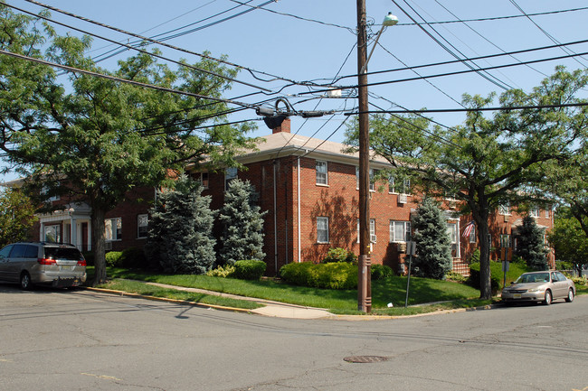 Christopher Court in Lodi, NJ - Foto de edificio - Building Photo